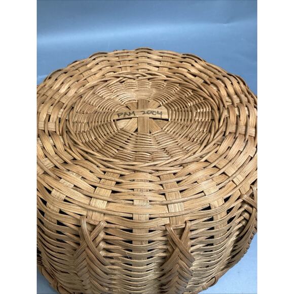 Vintage Oval Woven Basket With Handle - 13x11.5x7” - Picture 12 of 13